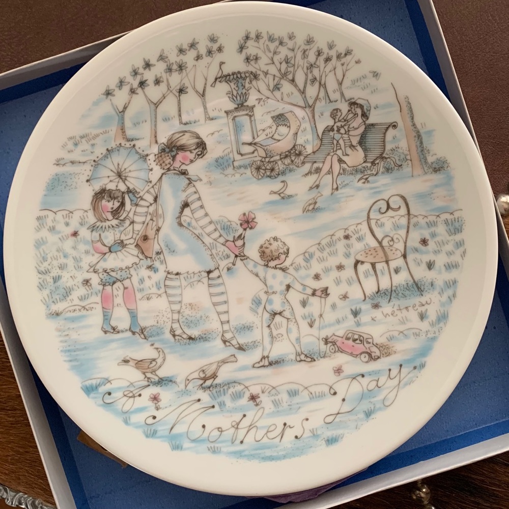 MOTHER’s DAY Haviland “At the Park” 1975 with Box